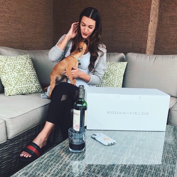 Meet your Posher, Dana - Picture 3 of 3